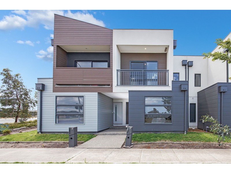 3B Charlwood Promenade, Werribee VIC 3030