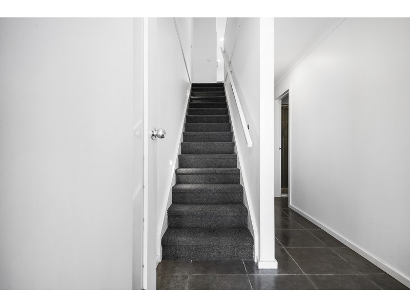 3B Charlwood Promenade, Werribee VIC 3030