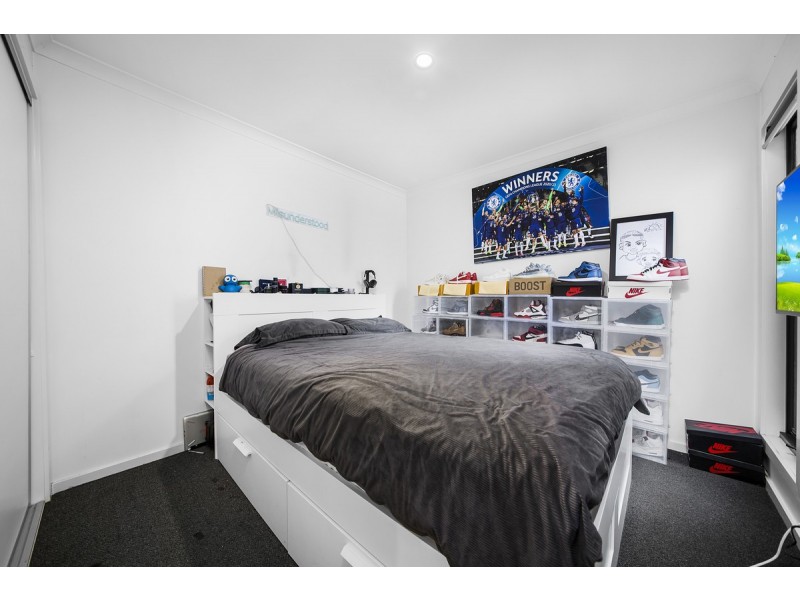 3B Charlwood Promenade, Werribee VIC 3030