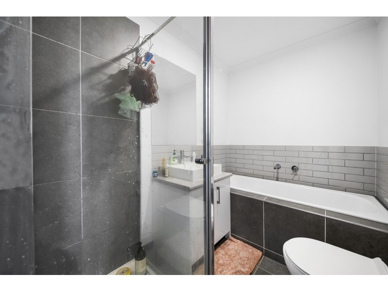 3B Charlwood Promenade, Werribee VIC 3030
