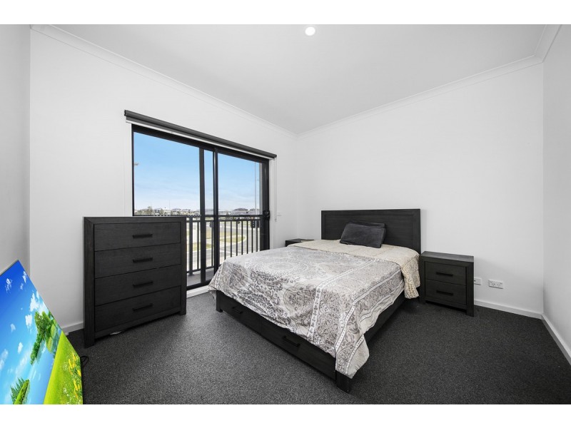 3B Charlwood Promenade, Werribee VIC 3030