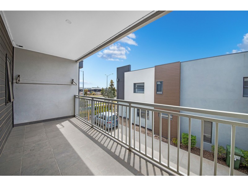 3B Charlwood Promenade, Werribee VIC 3030