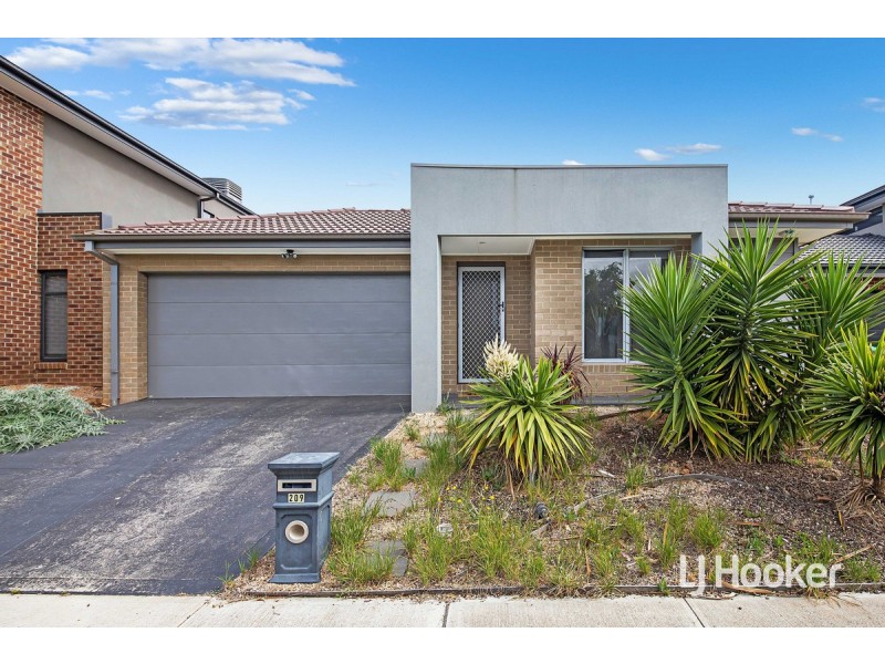 209 Haze Drive, Point Cook VIC 3030