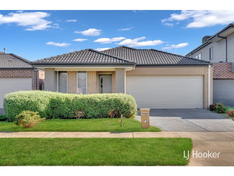 54 Dingo Street, Point Cook VIC 3030