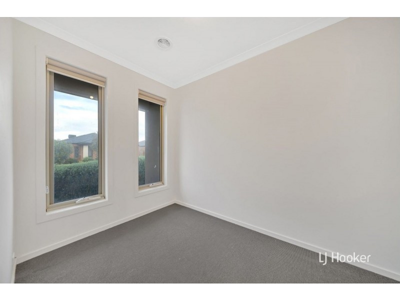 54 Dingo Street, Point Cook VIC 3030