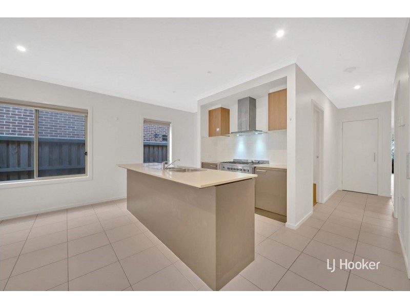 54 Dingo Street, Point Cook VIC 3030