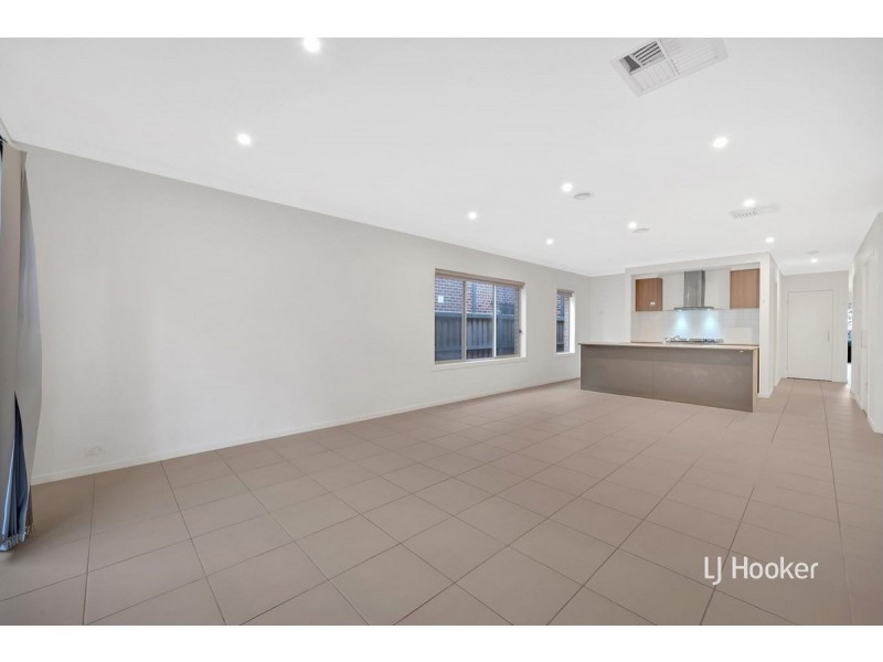 54 Dingo Street, Point Cook VIC 3030