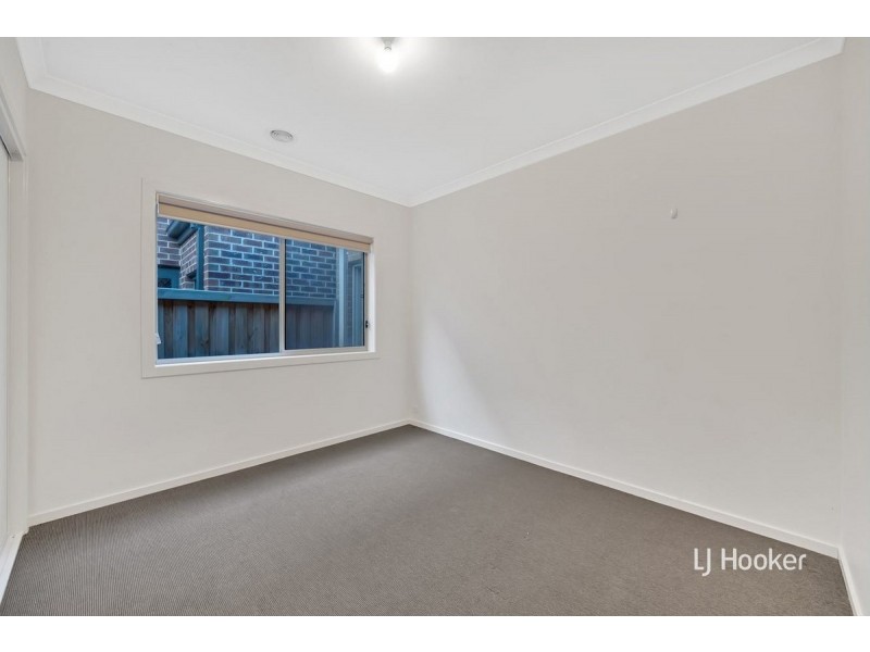 54 Dingo Street, Point Cook VIC 3030