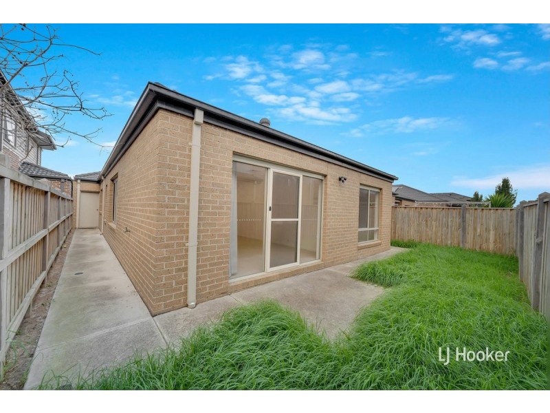 54 Dingo Street, Point Cook VIC 3030