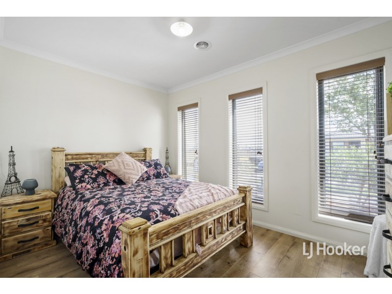 81 Terrene Terrace, Point Cook VIC 3030