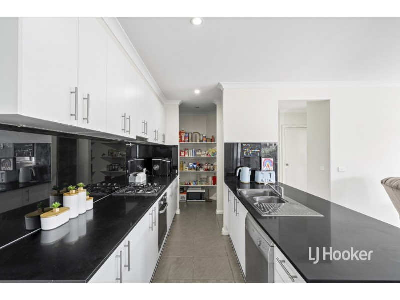 81 Terrene Terrace, Point Cook VIC 3030