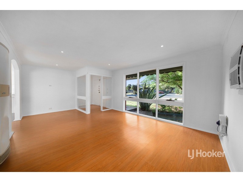 3 Landau Place, Melton West VIC 3337