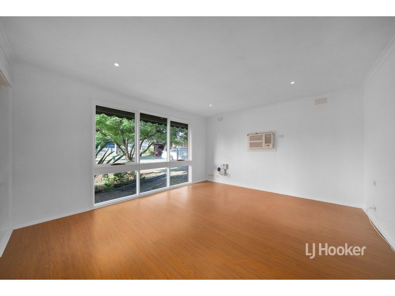 3 Landau Place, Melton West VIC 3337