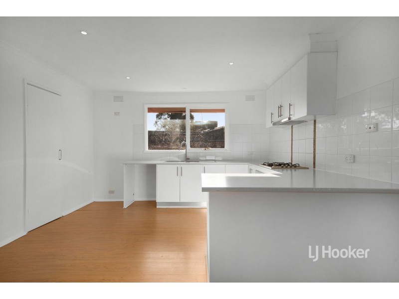 3 Landau Place, Melton West VIC 3337