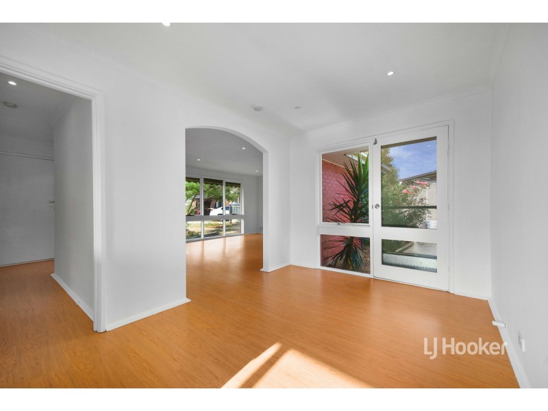 3 Landau Place, Melton West VIC 3337