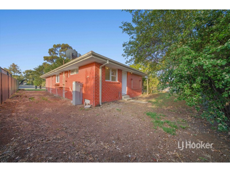 3 Landau Place, Melton West VIC 3337