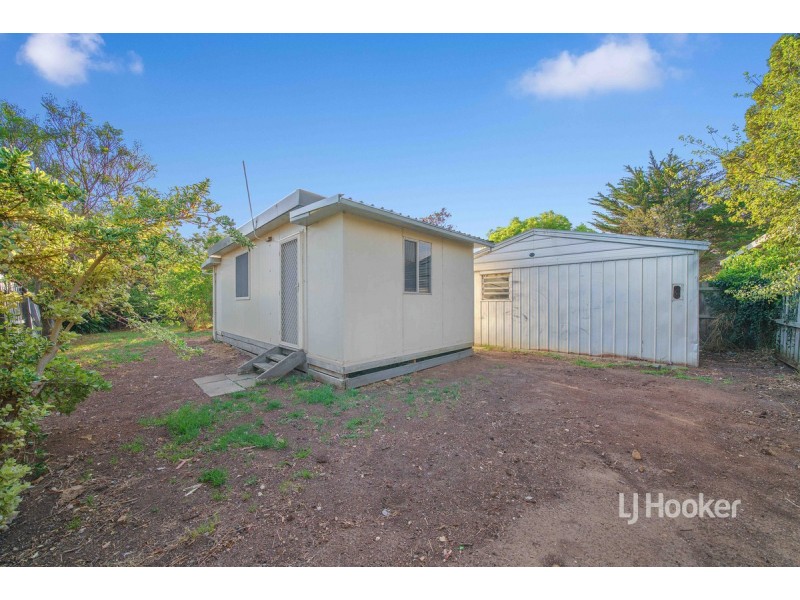 3 Landau Place, Melton West VIC 3337