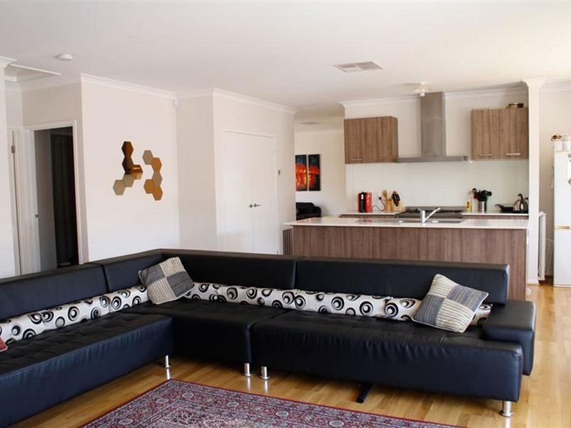 9 Boathaven Road, Point Cook VIC 3030