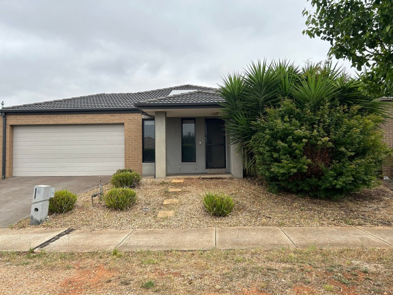 15 Harper Street, Melton South VIC 3338