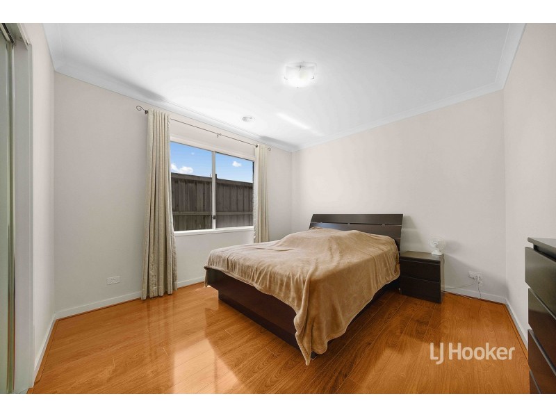 42 Tamborine Avenue, Point Cook VIC 3030