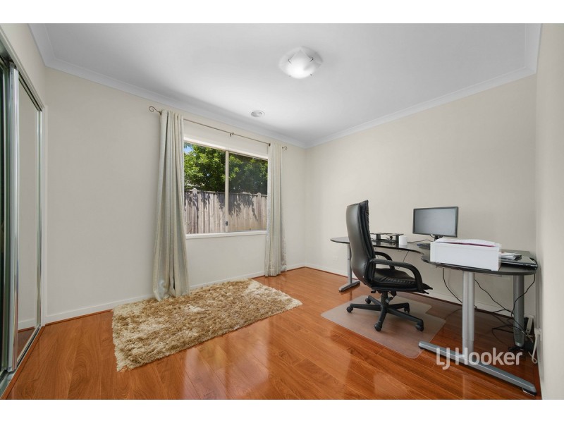 42 Tamborine Avenue, Point Cook VIC 3030