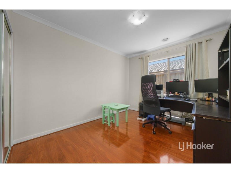 42 Tamborine Avenue, Point Cook VIC 3030