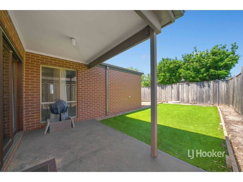 42 Tamborine Avenue, Point Cook VIC 3030