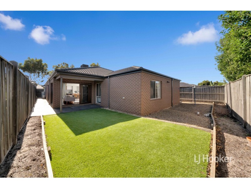 42 Tamborine Avenue, Point Cook VIC 3030