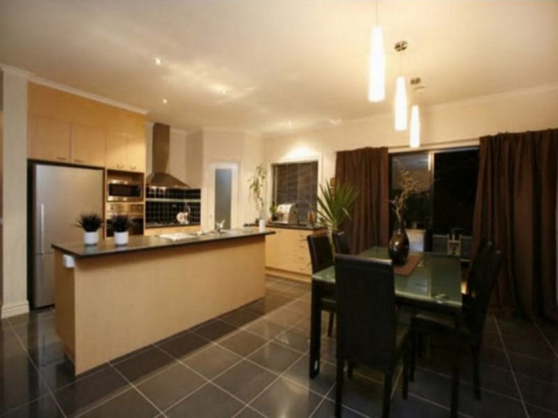 4 Peppercorn Court, Sanctuary Lakes VIC 3030