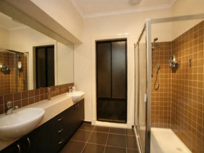 4 Peppercorn Court, Sanctuary Lakes VIC 3030