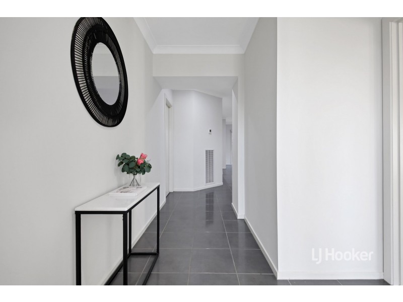 50 Grassbird Drive, Point Cook VIC 3030