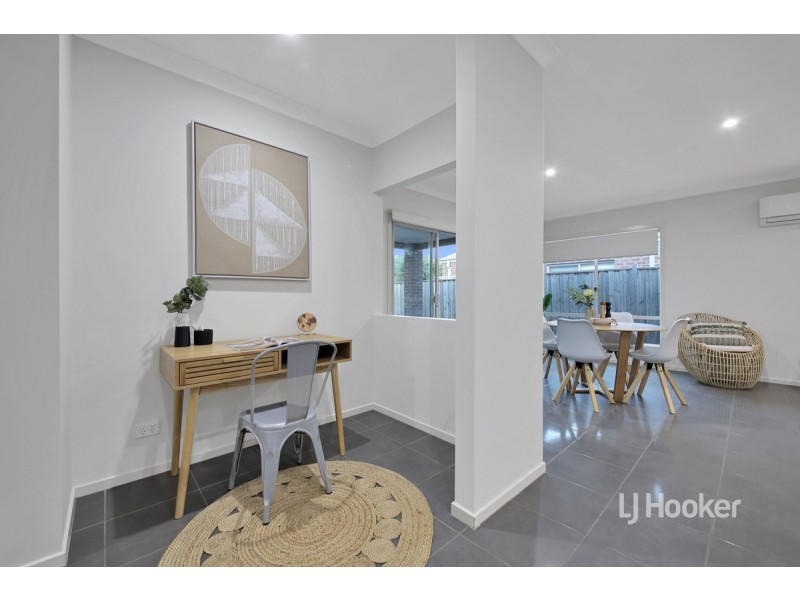 50 Grassbird Drive, Point Cook VIC 3030