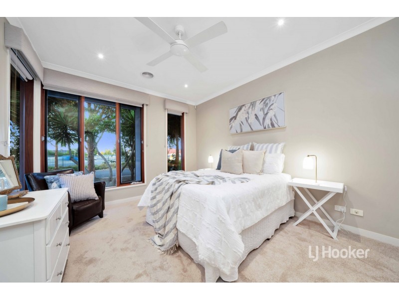 6 Bedarra Link, Point Cook VIC 3030