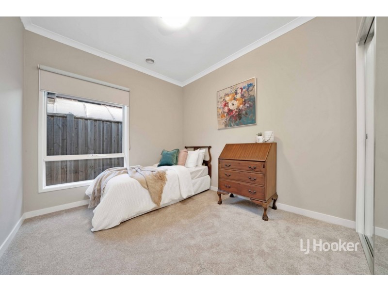 6 Bedarra Link, Point Cook VIC 3030