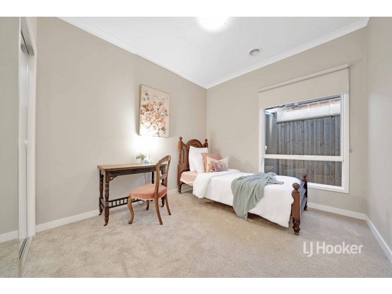 6 Bedarra Link, Point Cook VIC 3030