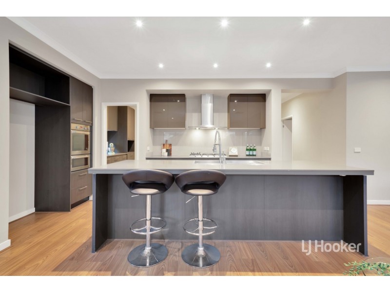 6 Bedarra Link, Point Cook VIC 3030