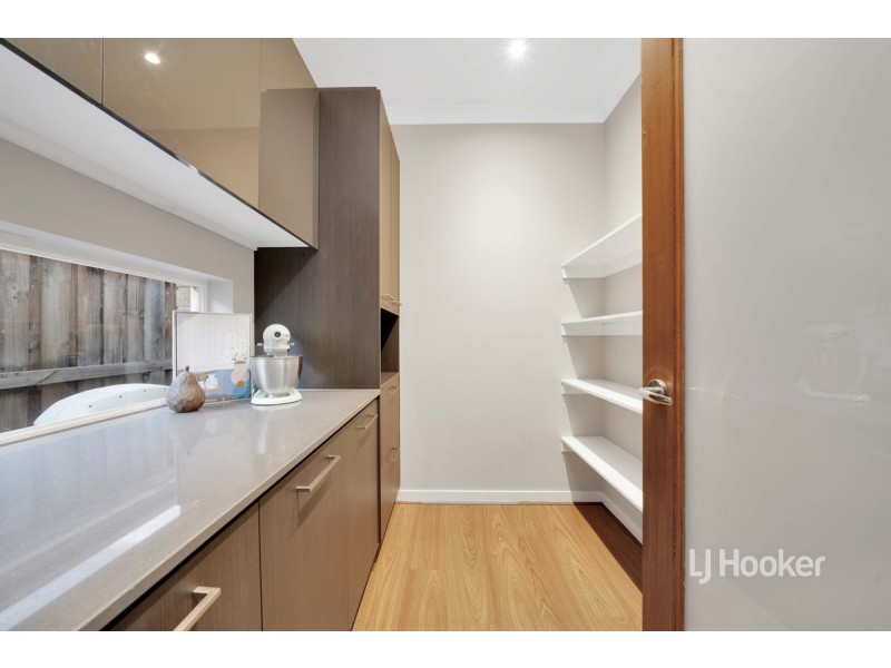 6 Bedarra Link, Point Cook VIC 3030