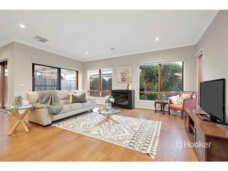 6 Bedarra Link, Point Cook VIC 3030