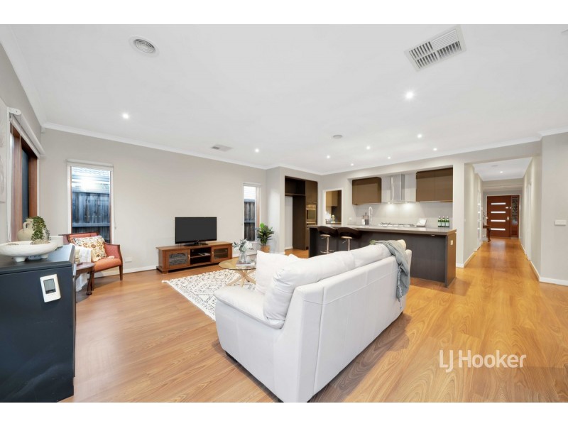 6 Bedarra Link, Point Cook VIC 3030