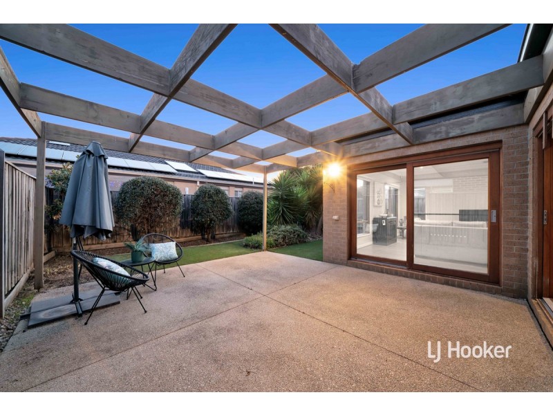 6 Bedarra Link, Point Cook VIC 3030