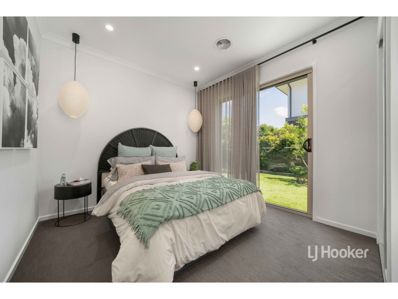 42 Wavertree Crescent, Werribee VIC 3030
