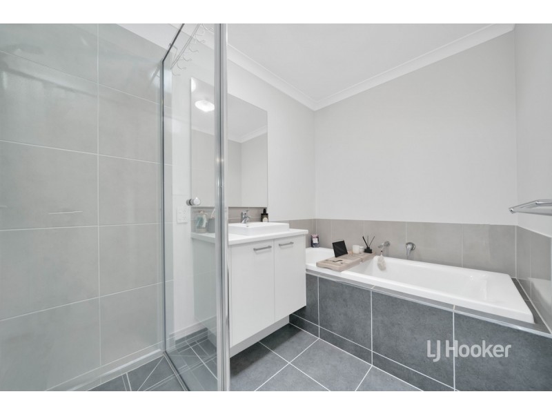 11 Festivity Street, Tarneit VIC 3029