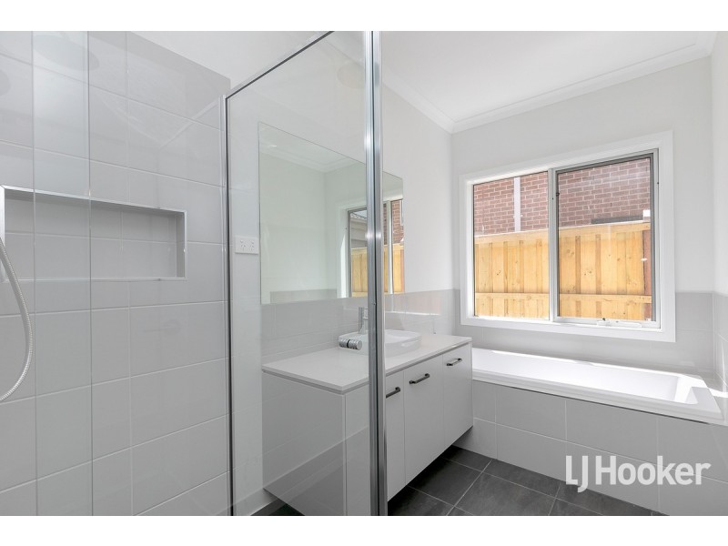 30 Alstonville Avenue, Truganina VIC 3029