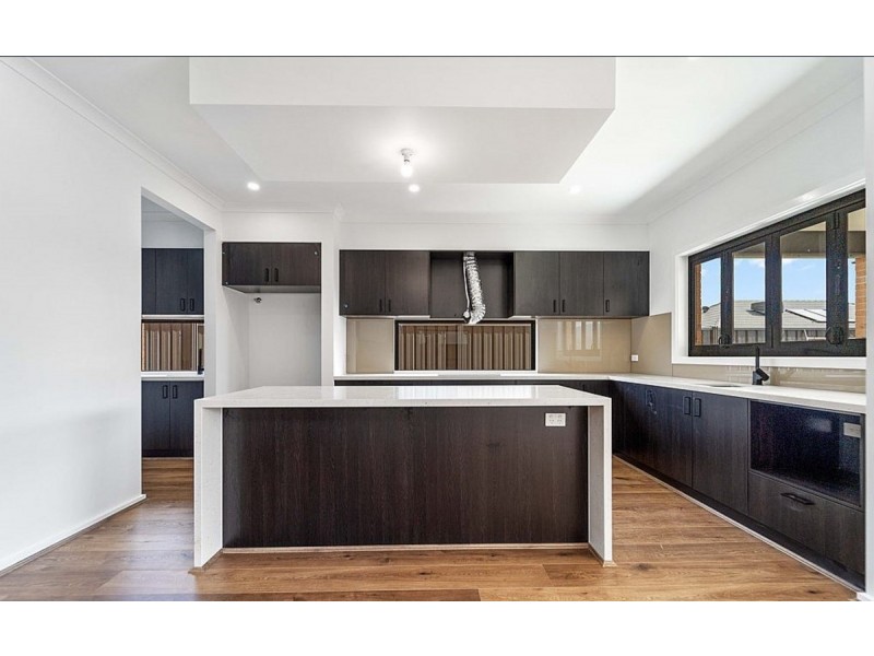 14 Corvo Drive, Truganina VIC 3029