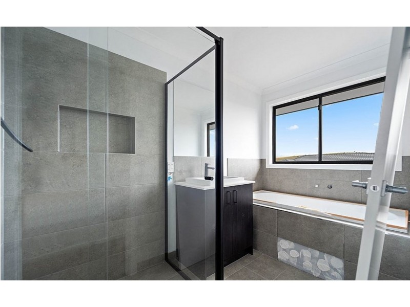 14 Corvo Drive, Truganina VIC 3029