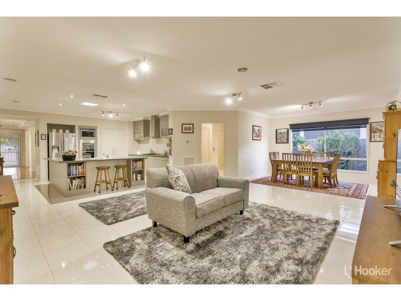 53 Sommersby Road, Point Cook VIC 3030