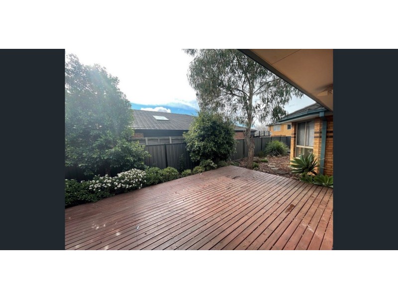 17 Whitlam Green, Point Cook VIC 3030