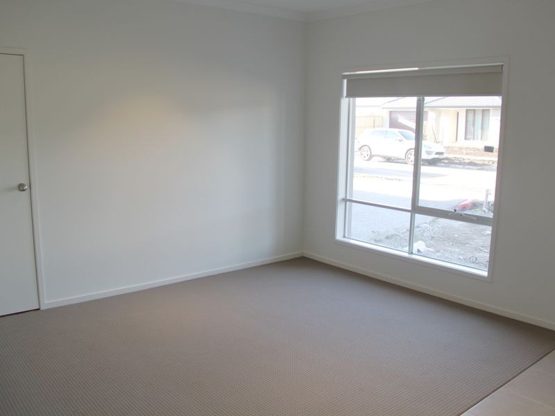 6 Coleridge Circuit, Williams Landing VIC 3027