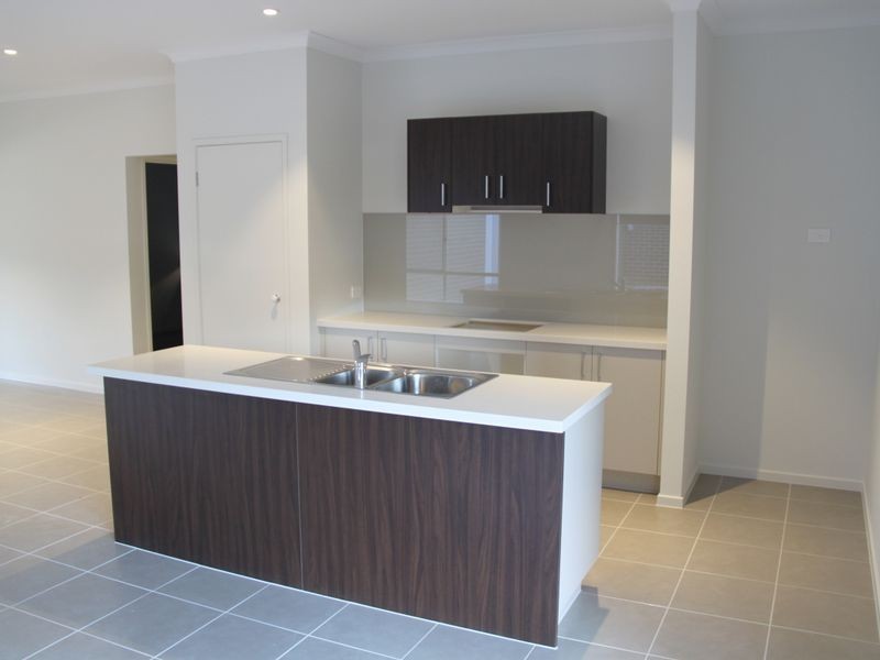 6 Coleridge Circuit, Williams Landing VIC 3027