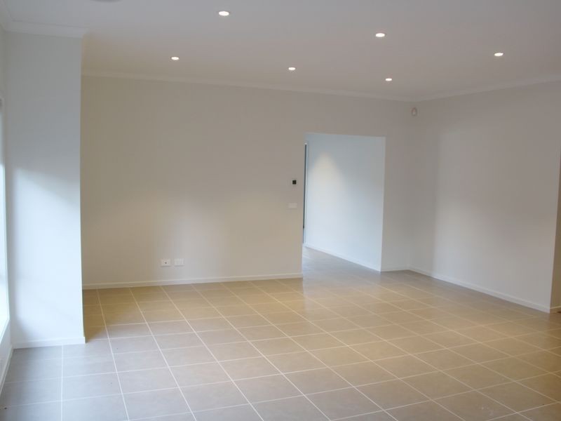 6 Coleridge Circuit, Williams Landing VIC 3027